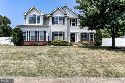 325 Greenfield St, Manchester, PA 17345