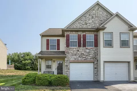 55 Locust Run Dr, York, PA 17404