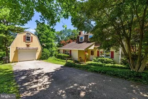 83 Juniper Rd, Delta, PA 17314