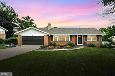 730 Woodberry Rd, York, PA 17403