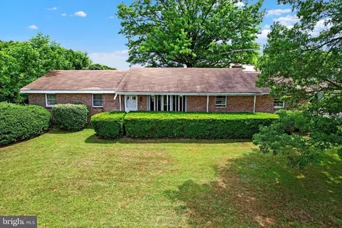 1560 Old Mountain Rd, Wellsville, PA 17365