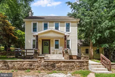 410 E Spring Valley Rd, Dillsburg, PA 17019
