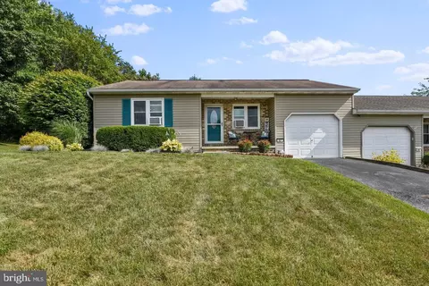 80 May Dr, Dillsburg, PA 17019