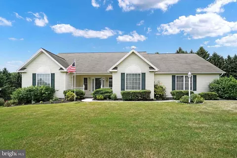 43 Stone Ridge Dr, New Freedom, PA 17349