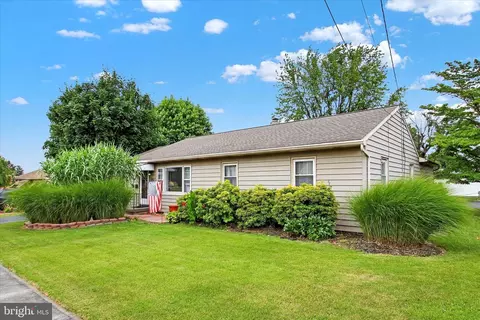 450 Grant Dr, Hanover, PA 17331