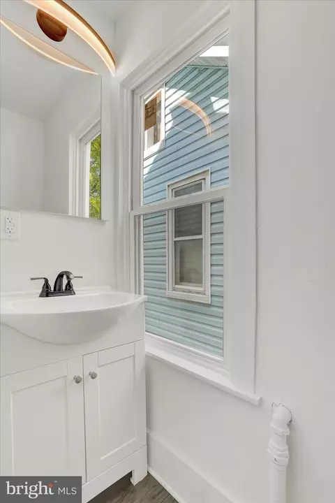 Bath - 20 E Main St, Windsor, PA 17366 photo 2 of 3