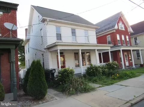81 W Main St, Dallastown, PA 17313