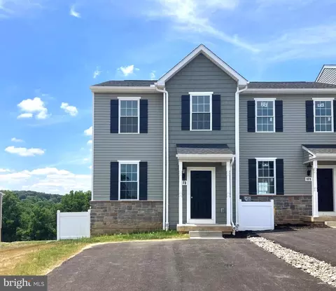 173 Holstein Dr #128, Hanover, PA 17331
