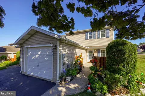 308 Bentwood Ln #98, York, PA 17408