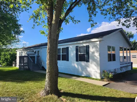 220 Robin Dr, Red Lion, PA 17356