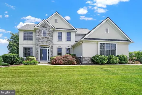 2027 Bernays Dr, York, PA 17404