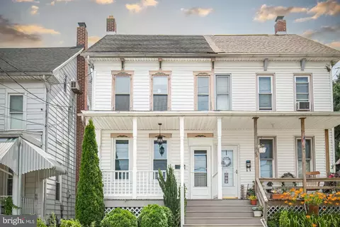 48 E High St, Red Lion, PA 17356
