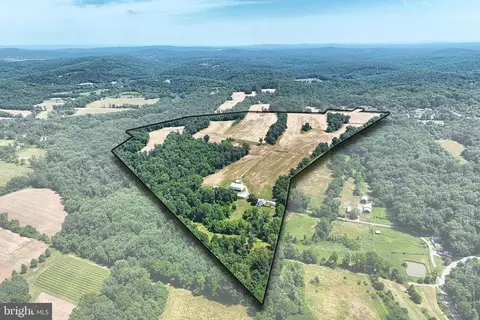 520 Blackbird Ln, Dover, PA 17315