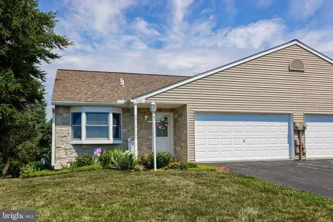 2410 Winterberry Ln, York, PA 17406