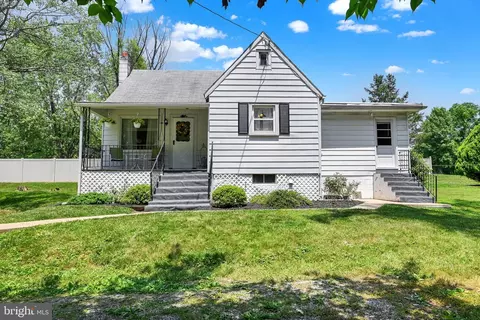 2415 Herman Dr, York, PA 17408