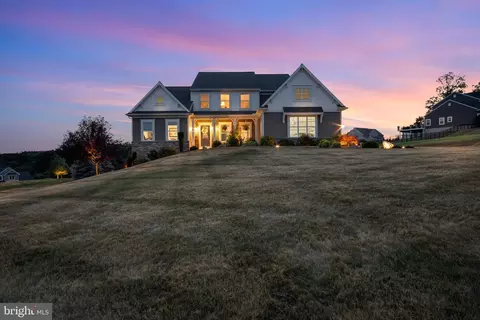 42 Chateau Cir, Wrightsville, PA 17368
