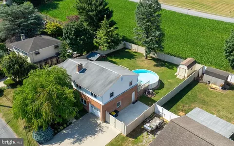 280 Skyview Dr, York, PA 17406