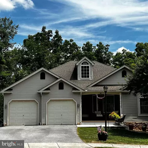 39 Arbor Ln, Hanover, PA 17331