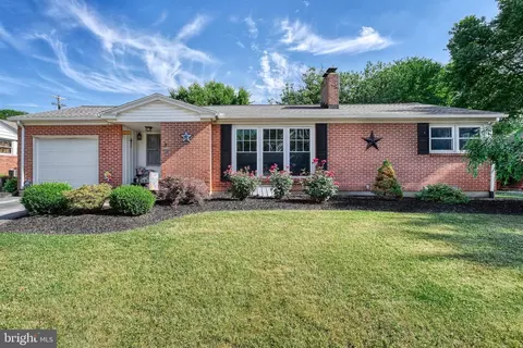 2550 Raleigh Dr, York, PA 17402