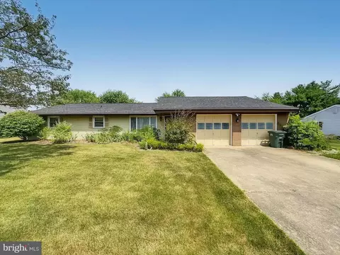 1445 Steeple Chase Dr, Dover, PA 17315