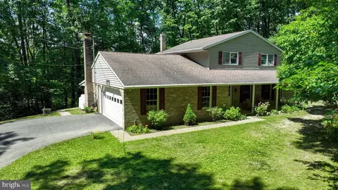 372 Chestnut Hill Rd, York, PA 17402