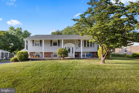 49 Covington Dr, Shrewsbury, PA 17361