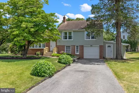 3300 Edenbridge Rd, York, PA 17402