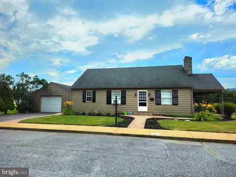10 S 3rd St, Dillsburg, PA 17019