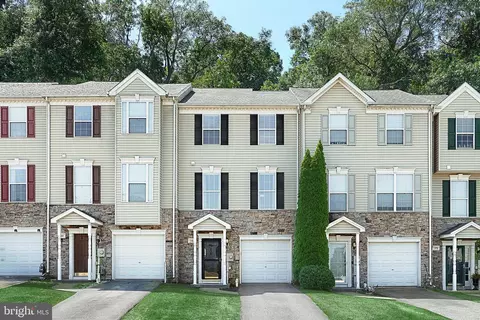 366 Bruaw Dr, York, PA 17406