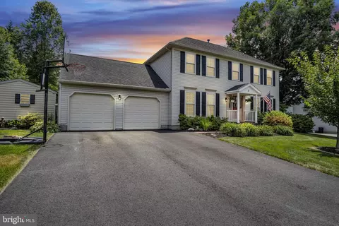 11 John Randolph Dr, New Freedom, PA 17349