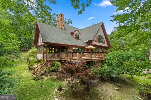 183 N High Rock Rd N, Hanover, PA 17331