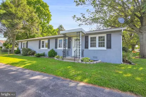 65 Radio Rd, Hanover, PA 17331