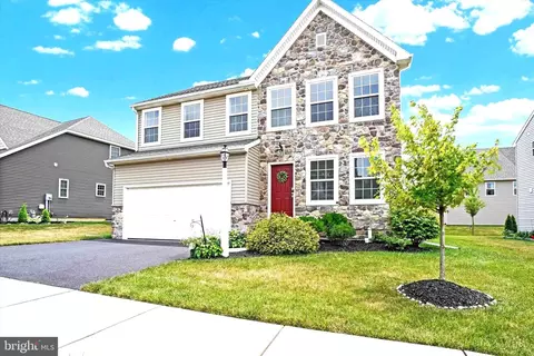 2602 Woodspring Dr, York, PA 17402