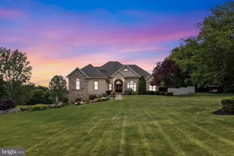 230 S York Rd, Dillsburg, PA 17019
