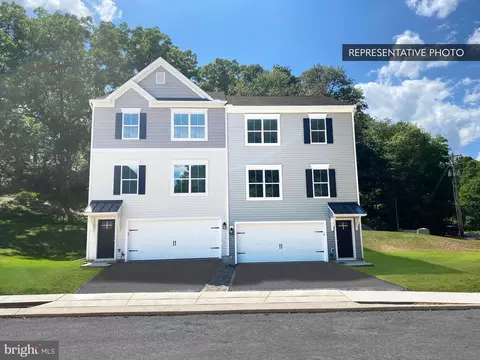 17999 Dave Anne Cir, Stewartstown, PA 17363