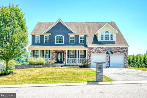 318 Misty Hill Dr, Delta, PA 17314