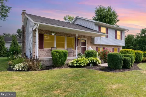 300 Mumper Ln, Dillsburg, PA 17019