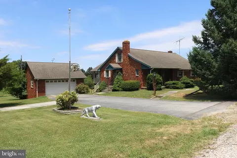 582 Blooming Grove Rd, Hanover, PA 17331