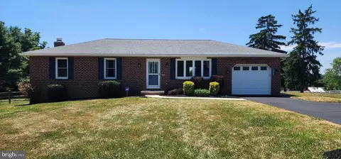13460 Windview Ct, New Freedom, PA 17349