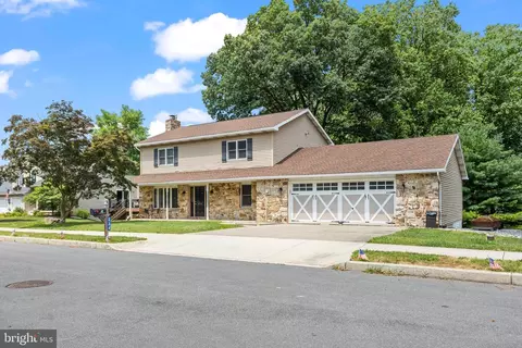 234 Oak Knoll Rd, New Cumberland, PA 17070