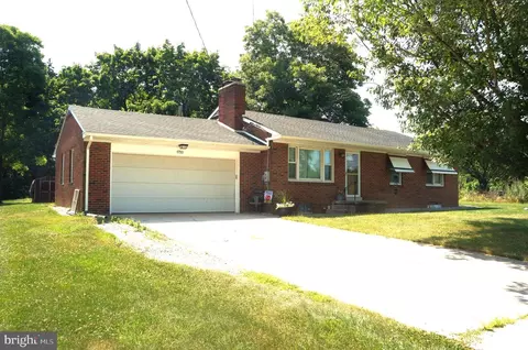 1753 Dubs Church Rd, Hanover, PA 17331