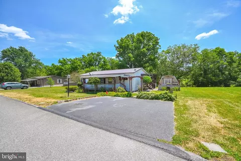 4700 Hikey St, Dover, PA 17315