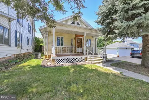 328 Pleasant St, Hanover, PA 17331