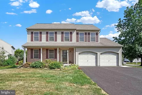 640 Sterling Dr, Red Lion, PA 17356
