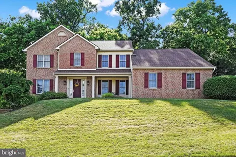 3625 Regency Ln, York, PA 17402