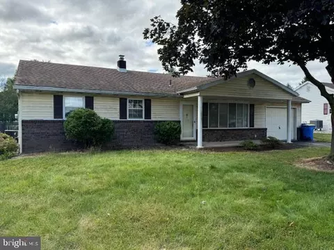 219 Lena Dr, York, PA 17408
