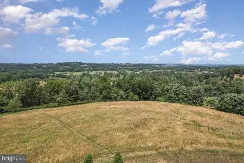 8 Charles Way, Dillsburg, PA 17019