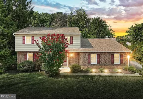 6377 Leader Dr, York, PA 17407
