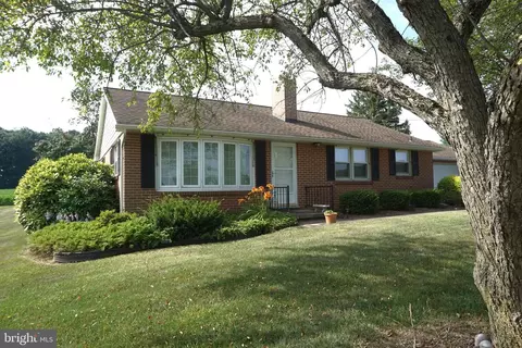 4226 Walters Hatchery Rd, York, PA 17408