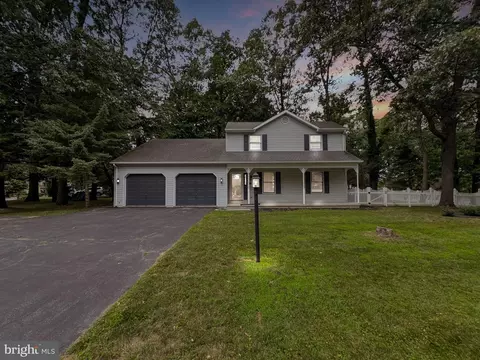 16 Timber Ln, Hanover, PA 17331